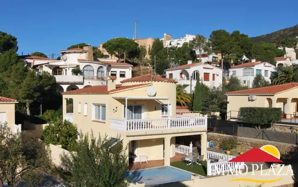 Pretty Villa in Mas Fumats with 4 bedrooms, pool and views over the Bay of Rosas-Catalonia – photo 6