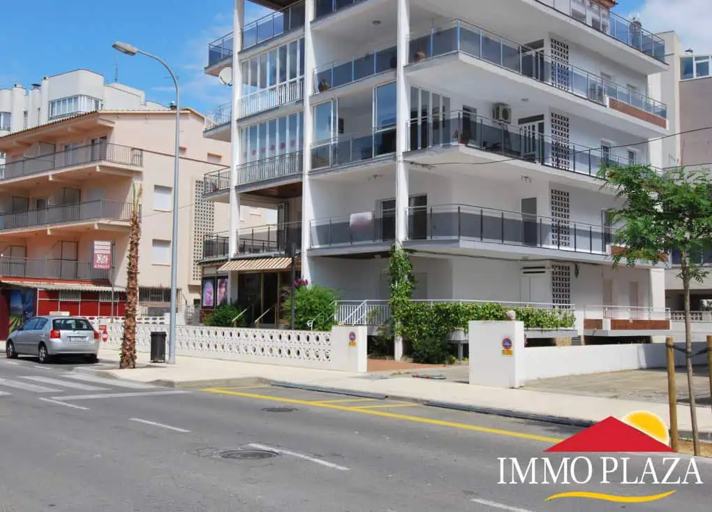 Fully renovated apartment in 2nd line of sea, terrace of 34m2 and private parking – Roses – Santa Margarita – photo 6