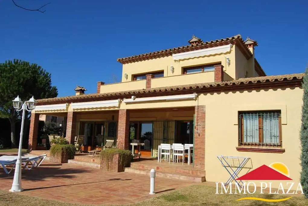 Spacious villa on a plot of 1.225m2 facing south, on the Golf Peralada – Costa Brava – photo 5