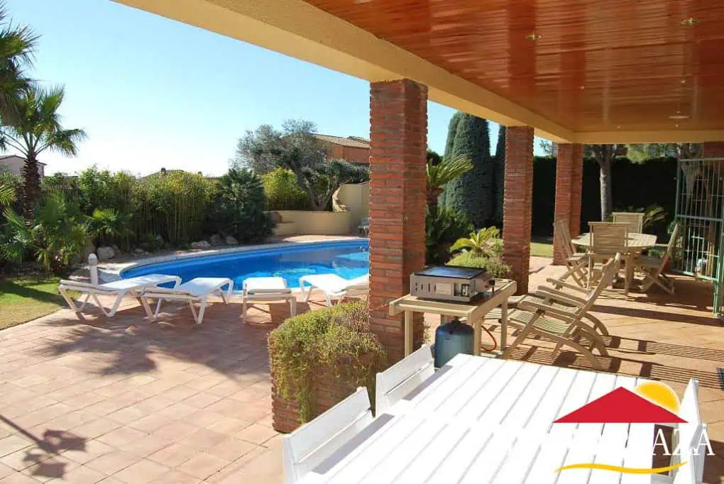Spacious villa on a plot of 1.225m2 facing south, on the Golf Peralada – Costa Brava – photo 3