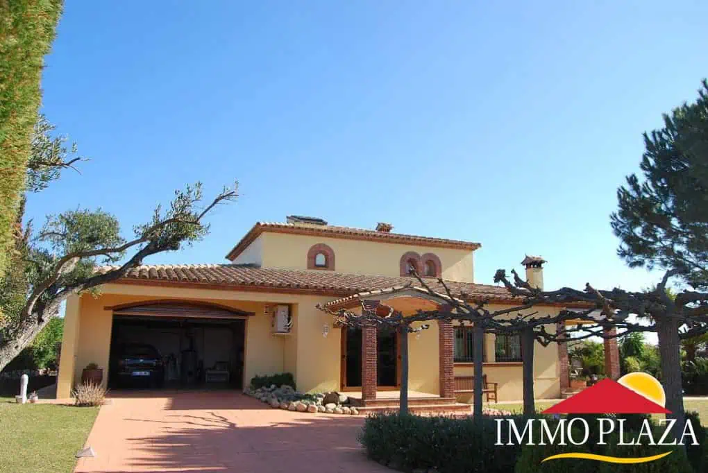 Spacious villa on a plot of 1.225m2 facing south, on the Golf Peralada – Costa Brava – photo 10