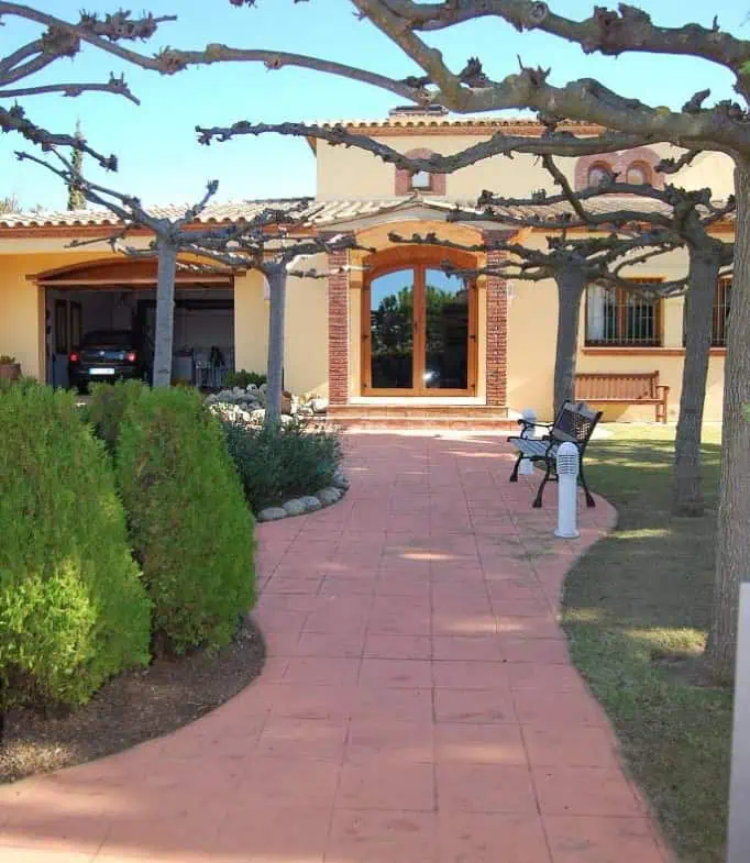 Spacious villa on a plot of 1.225m2 facing south, on the Golf Peralada – Costa Brava – photo 9