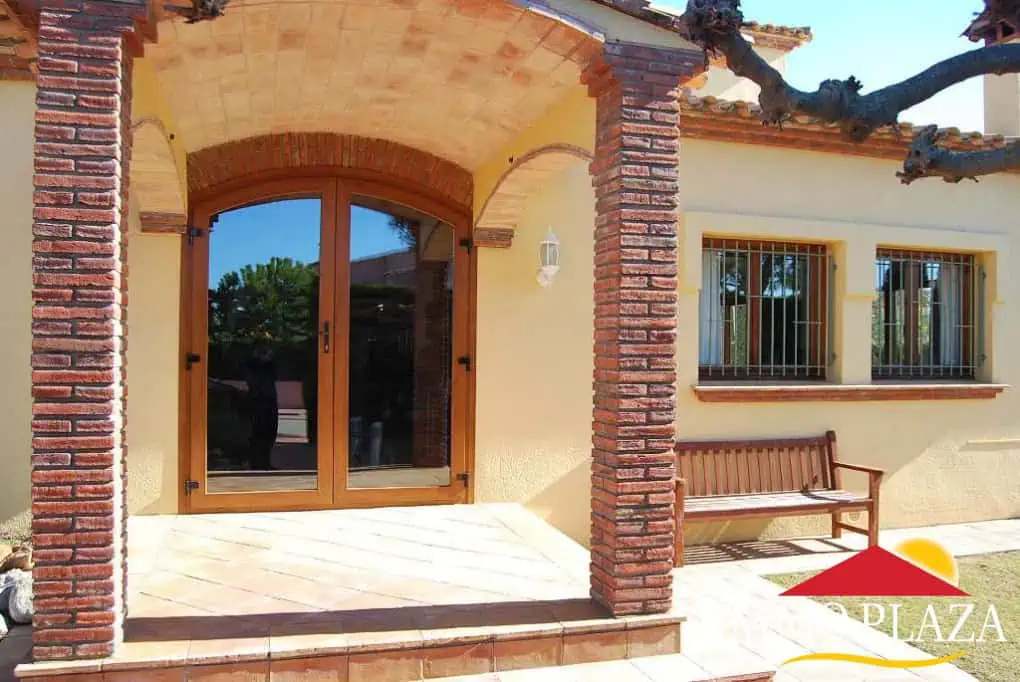 Spacious villa on a plot of 1.225m2 facing south, on the Golf Peralada – Costa Brava – photo 11