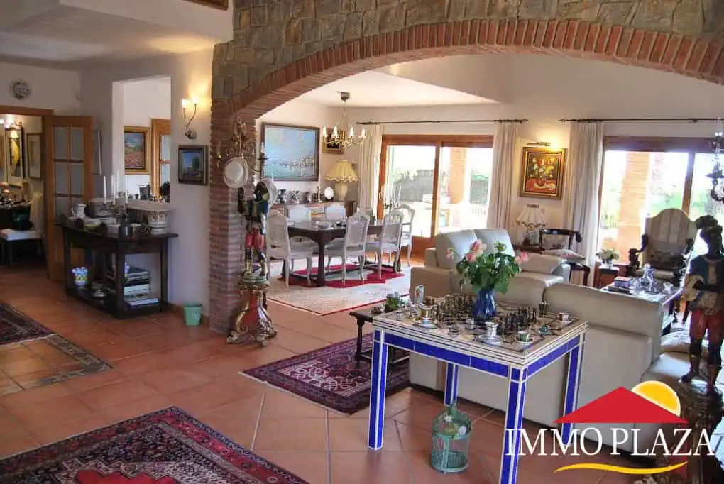 Spacious villa on a plot of 1.225m2 facing south, on the Golf Peralada – Costa Brava – photo 14