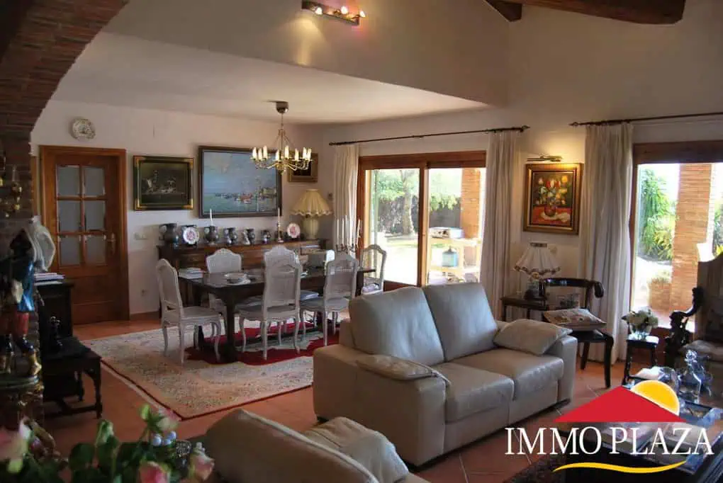 Spacious villa on a plot of 1.225m2 facing south, on the Golf Peralada – Costa Brava – photo 16