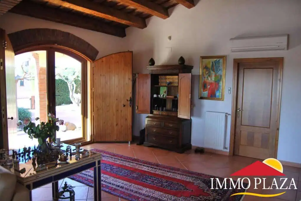 Spacious villa on a plot of 1.225m2 facing south, on the Golf Peralada – Costa Brava – photo 13