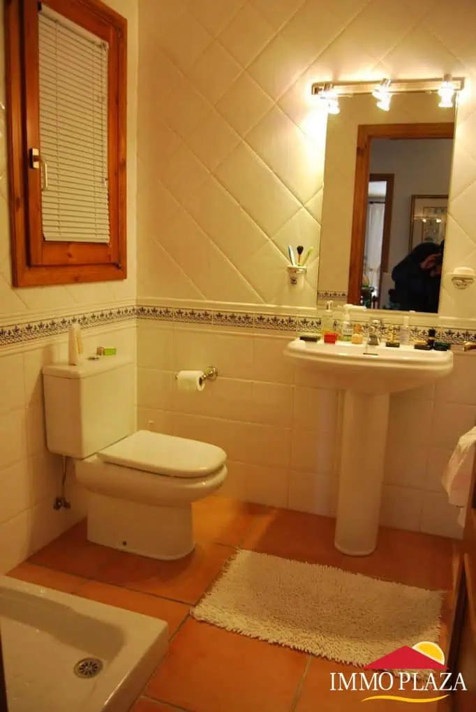 Spacious villa on a plot of 1.225m2 facing south, on the Golf Peralada – Costa Brava – photo 34