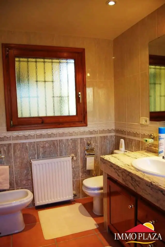 Spacious villa on a plot of 1.225m2 facing south, on the Golf Peralada – Costa Brava – photo 27