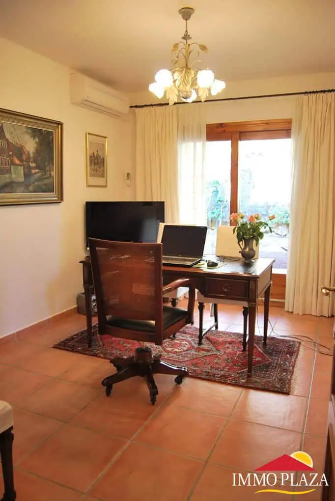 Spacious villa on a plot of 1.225m2 facing south, on the Golf Peralada – Costa Brava – photo 35