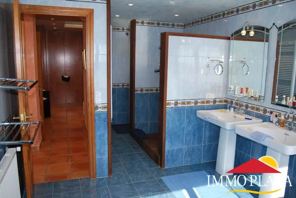Spacious villa on a plot of 1.225m2 facing south, on the Golf Peralada – Costa Brava – photo 44