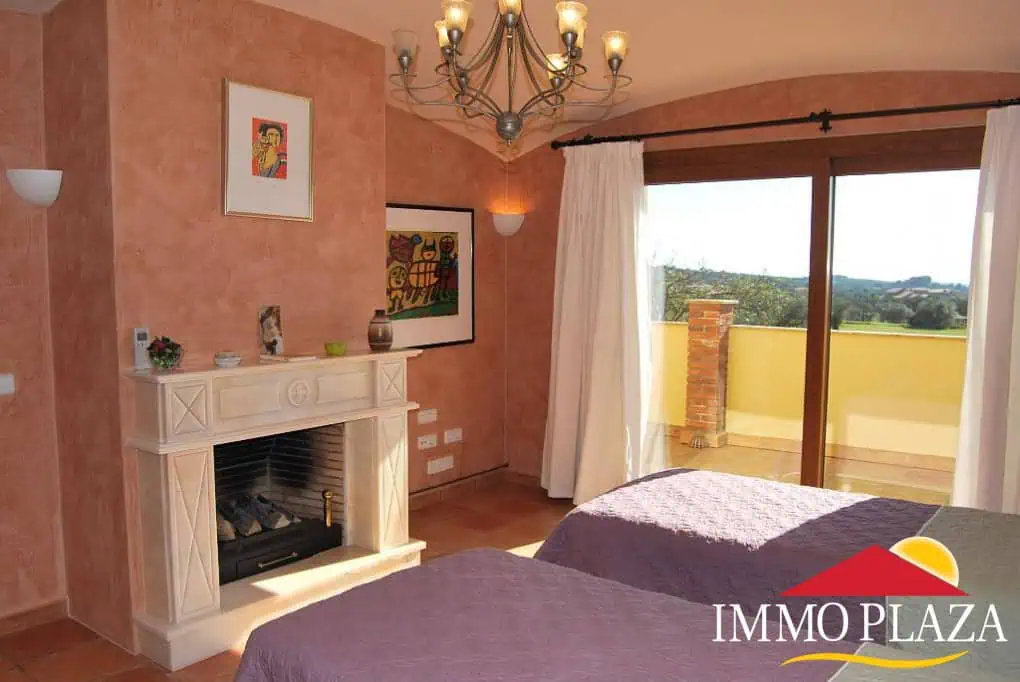 Spacious villa on a plot of 1.225m2 facing south, on the Golf Peralada – Costa Brava – photo 40