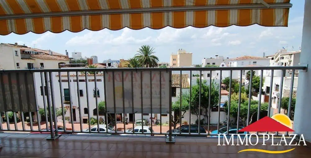 Beautiful holiday apartment close to the beach and center of Empuriabrava with south facing terrace – photo 2