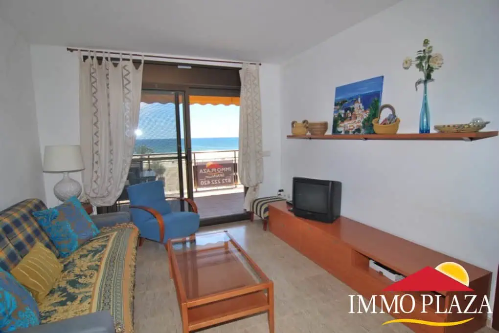 RESERVED: Penthouse in sea front with a large terrace and a private garage – Empuriabrava – Costa Brava North – photo 2