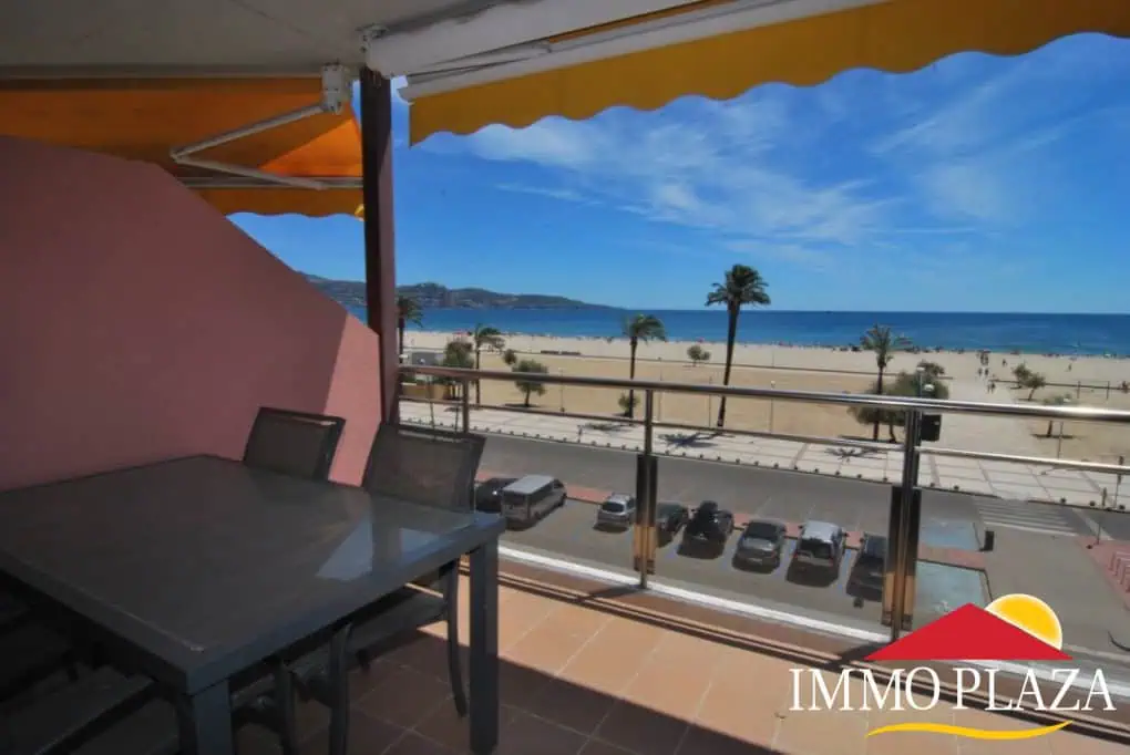 RESERVED: Penthouse in sea front with a large terrace and a private garage – Empuriabrava – Costa Brava North – photo 3