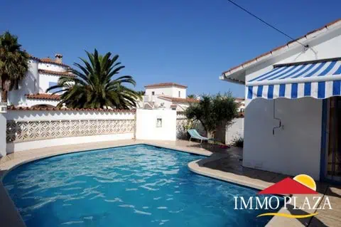 Renovated Villa with 2 bedrooms, 1 independent suite and a pool – Empuriabrava – Catalonia – Spain – photo 4