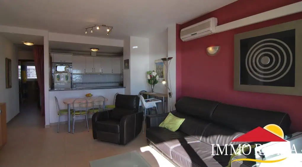 Beautiful apartment in first sea line with views of the Bay of Roses, private parking, located in Empuriabrava – Costa Brava – photo 5
