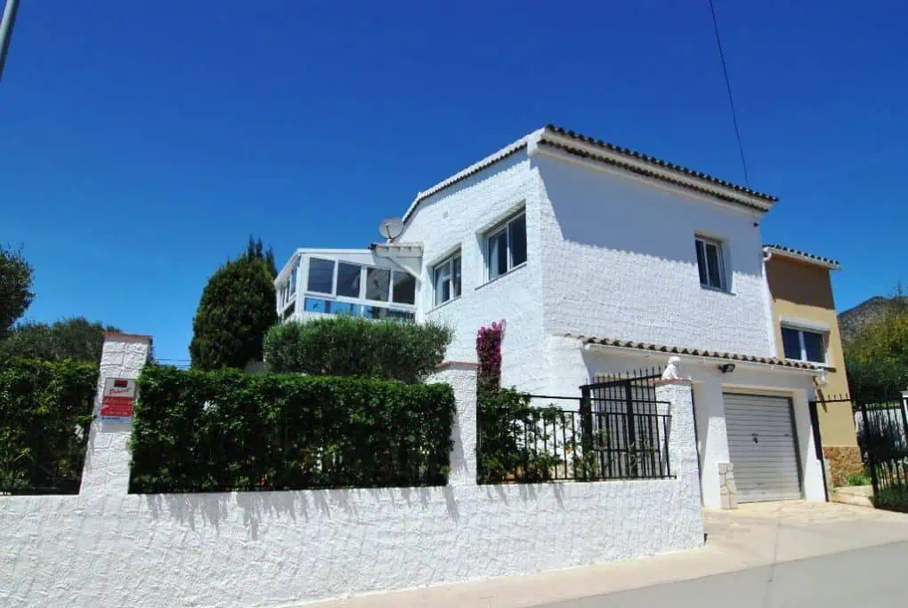 Spacious villa with guest house in the Bay of Rosas – photo 5