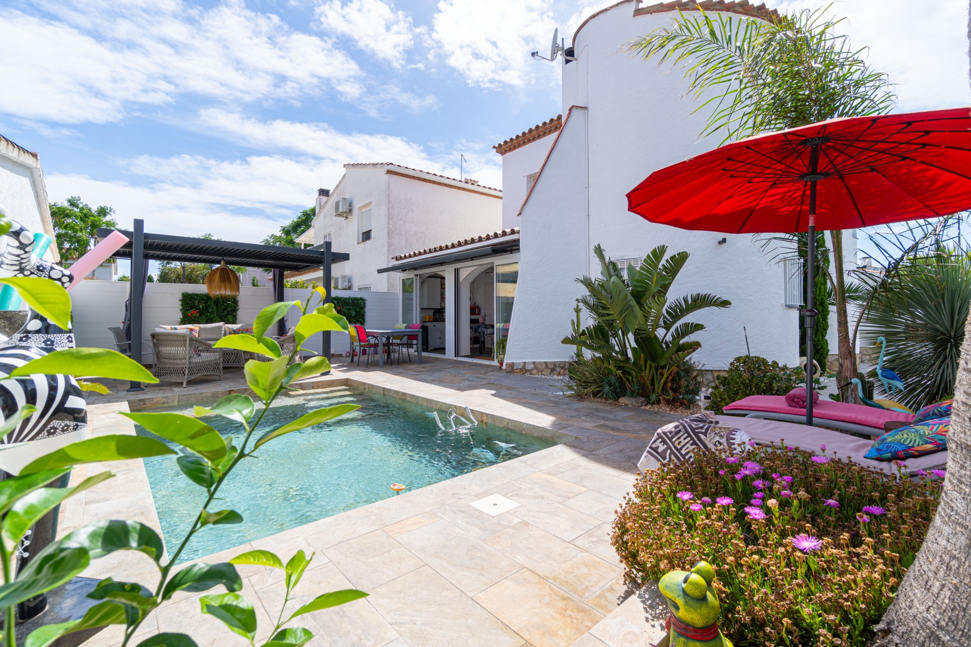 Villa Verano! Close to the town center, 3 bedrooms, swimming pool, summer kitchen, garage, quiet location !