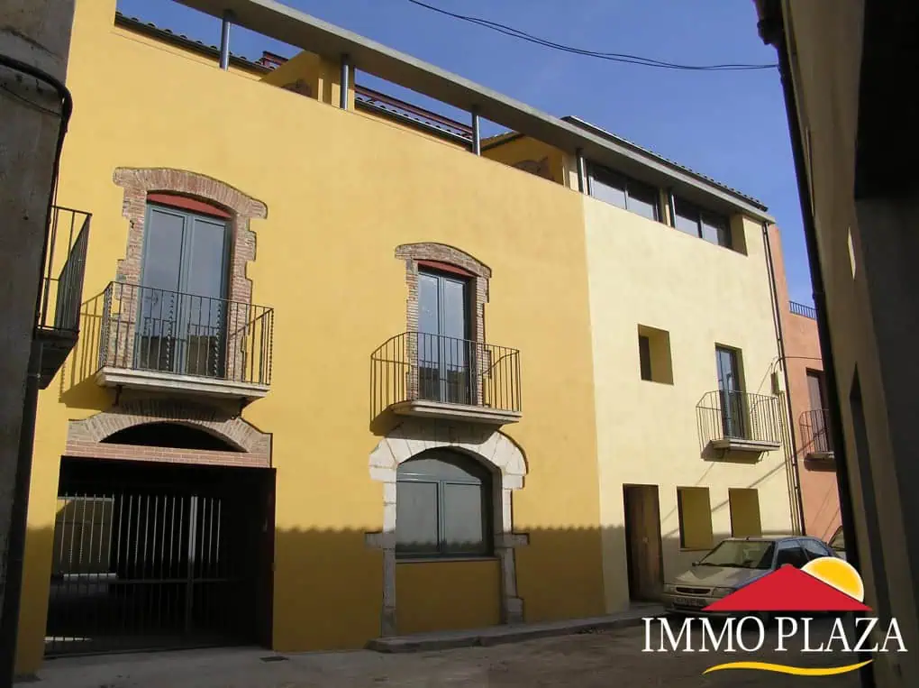 Nice renovated all ground floor apartment in the center of Garriguella-Costa Brava – photo 2
