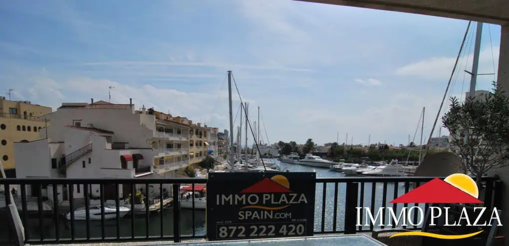 Bright and luxurious apartment overlooking two harbors of Empuriabrava – Costa Brava – photo 2