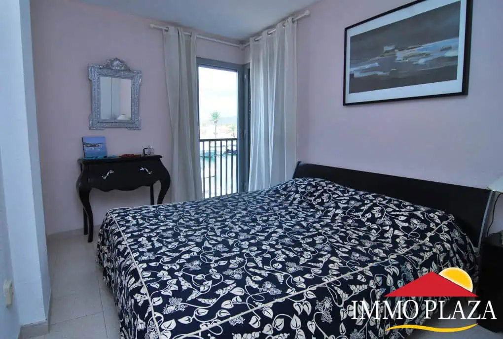 Bright and luxurious apartment overlooking two harbors of Empuriabrava – Costa Brava – photo 5