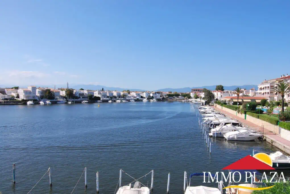 Nice apartment with a magnificent view of Lake San Maurici. Possible mooring, in the Marina of Empuriabrava – Catalonia – photo 6