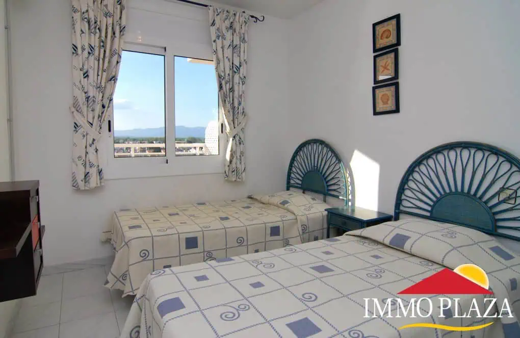 RESERVED : Bright apartment with stunning views over the marina of Empuriabrava and the Pyrenees – Costa Brava North – photo 6
