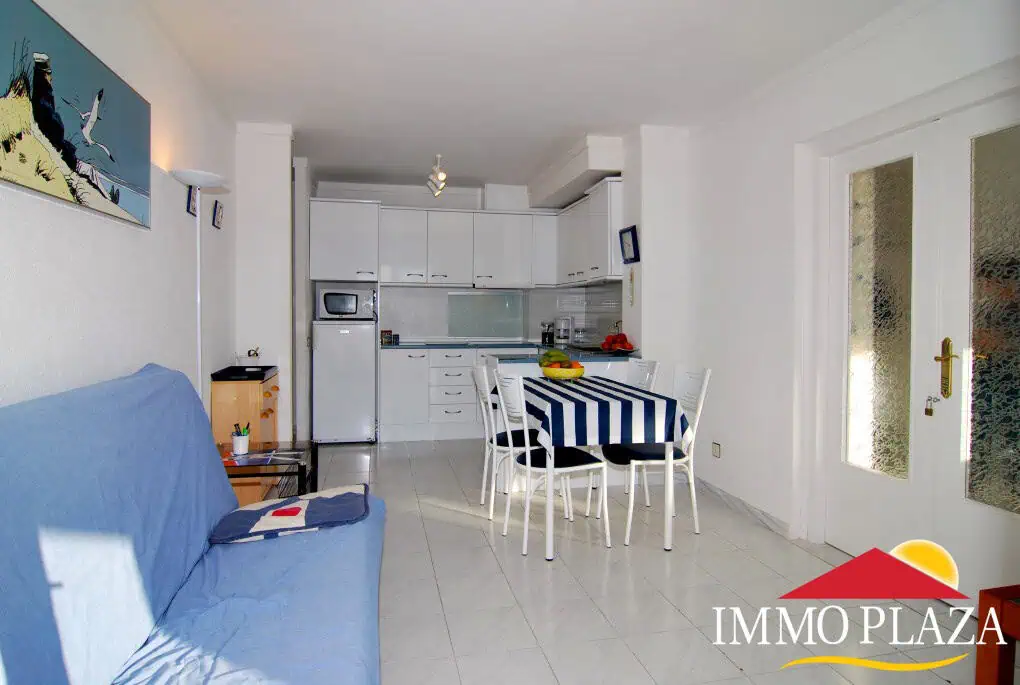 RESERVED : Bright apartment with stunning views over the marina of Empuriabrava and the Pyrenees – Costa Brava North – photo 3