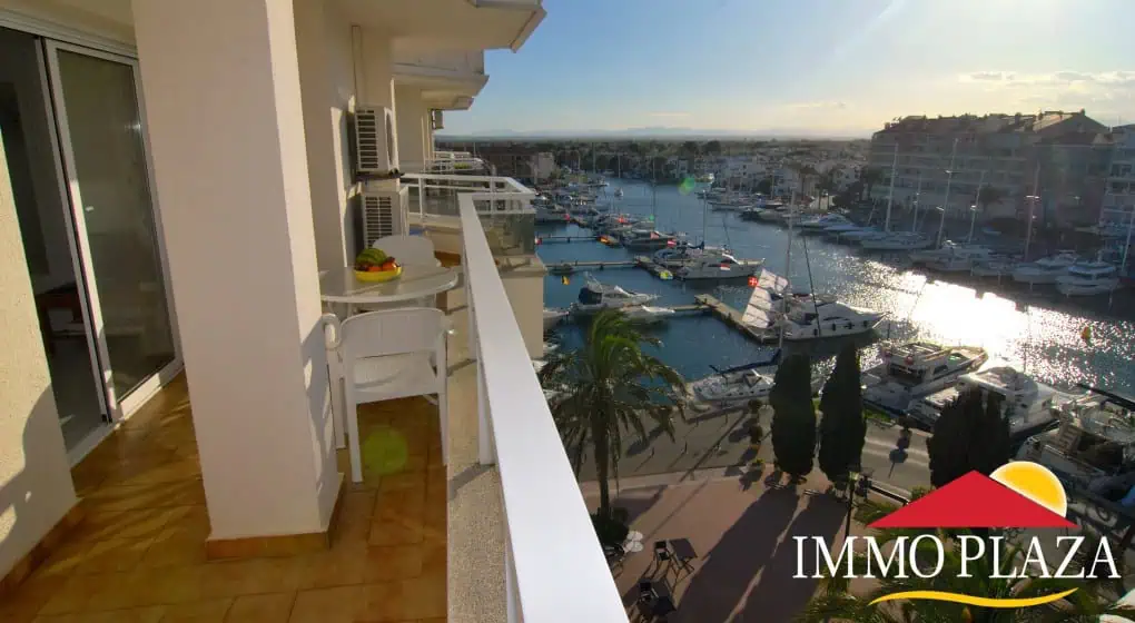 RESERVED : Bright apartment with stunning views over the marina of Empuriabrava and the Pyrenees – Costa Brava North – photo 5