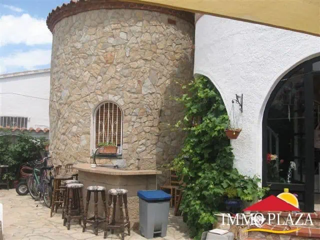 RESERVED: Traditional-style house in a quiet area, with 3 bedrooms and swimming pool in Empuriabrava – Costa Brava North – photo 3