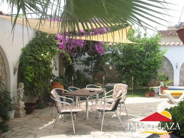 RESERVED: Traditional-style house in a quiet area, with 3 bedrooms and swimming pool in Empuriabrava – Costa Brava North – photo 6