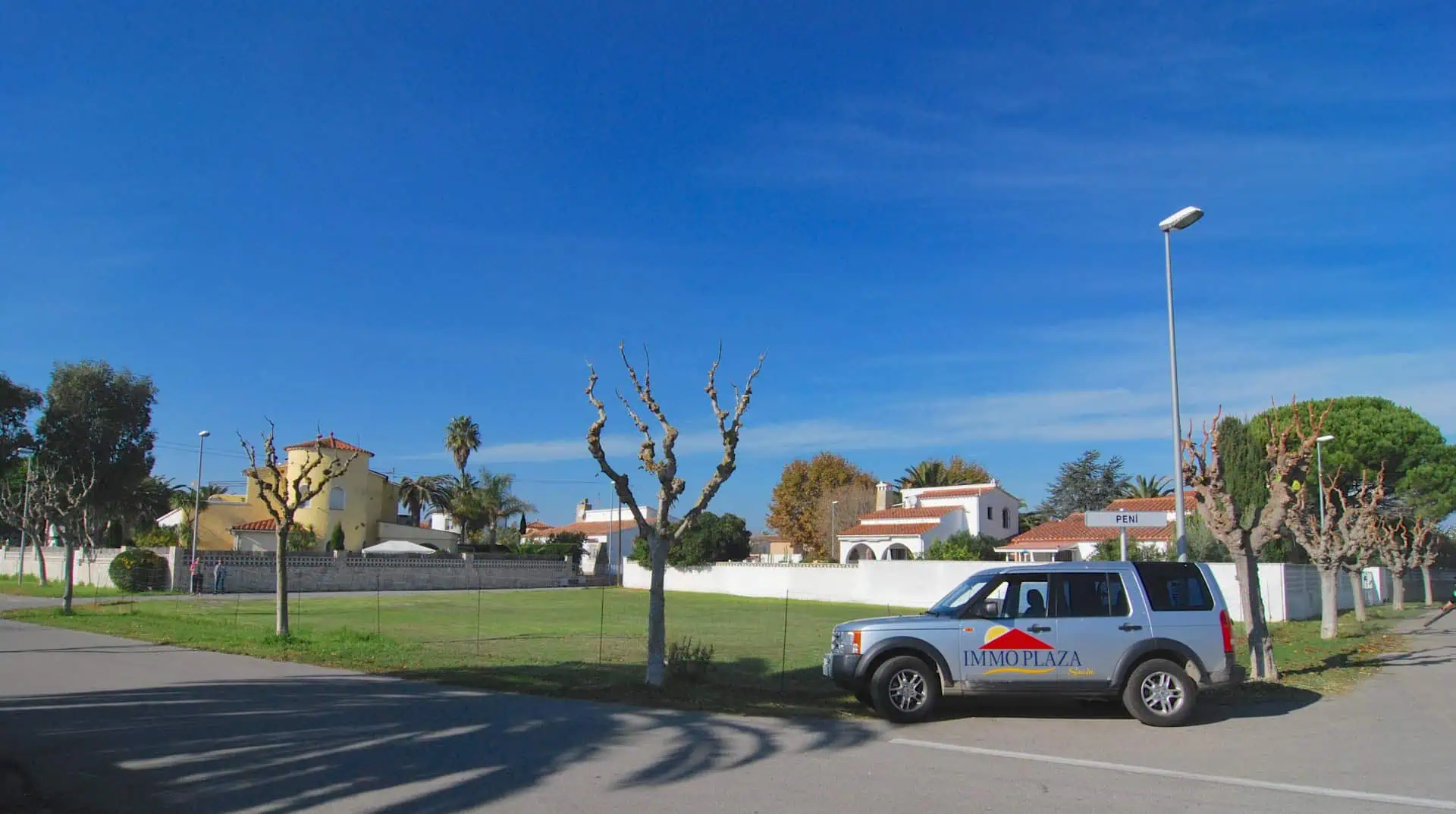 Building plot of 773m2 at 10 min. walk from the beach and the center of Empuriabrava – Costa Brava