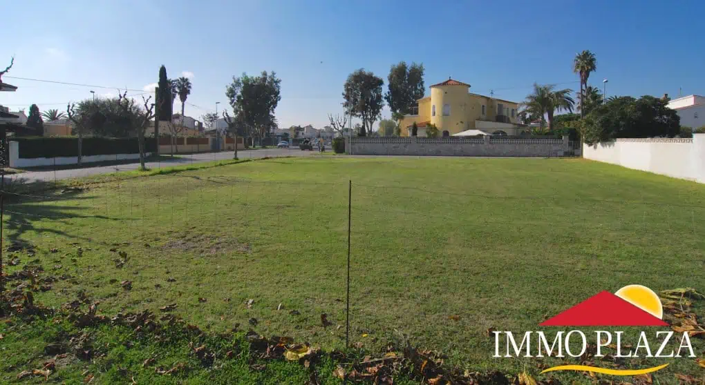 Building plot of 773m2 at 10 min. walk from the beach and the center of Empuriabrava – Costa Brava – photo 4