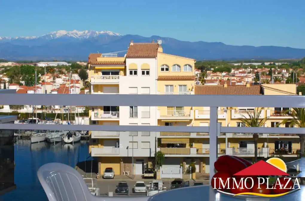 RESERVED : Bright apartment with stunning views over the marina of Empuriabrava and the Pyrenees – Costa Brava North – photo 2