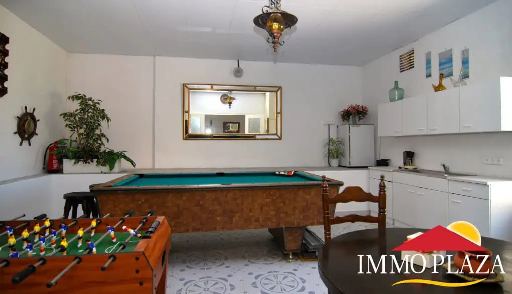 NICE VILLA 7 BEDROOMS, POOL, TENNIS, DOUBLE GARAGE, PLOT 2000M2 – PAU – COSTA BRAVA! – photo 49