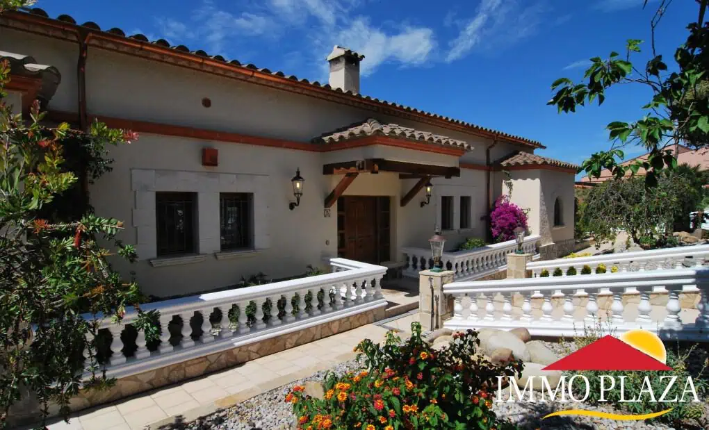 NICE VILLA 7 BEDROOMS, POOL, TENNIS, DOUBLE GARAGE, PLOT 2000M2 – PAU – COSTA BRAVA! – photo 9
