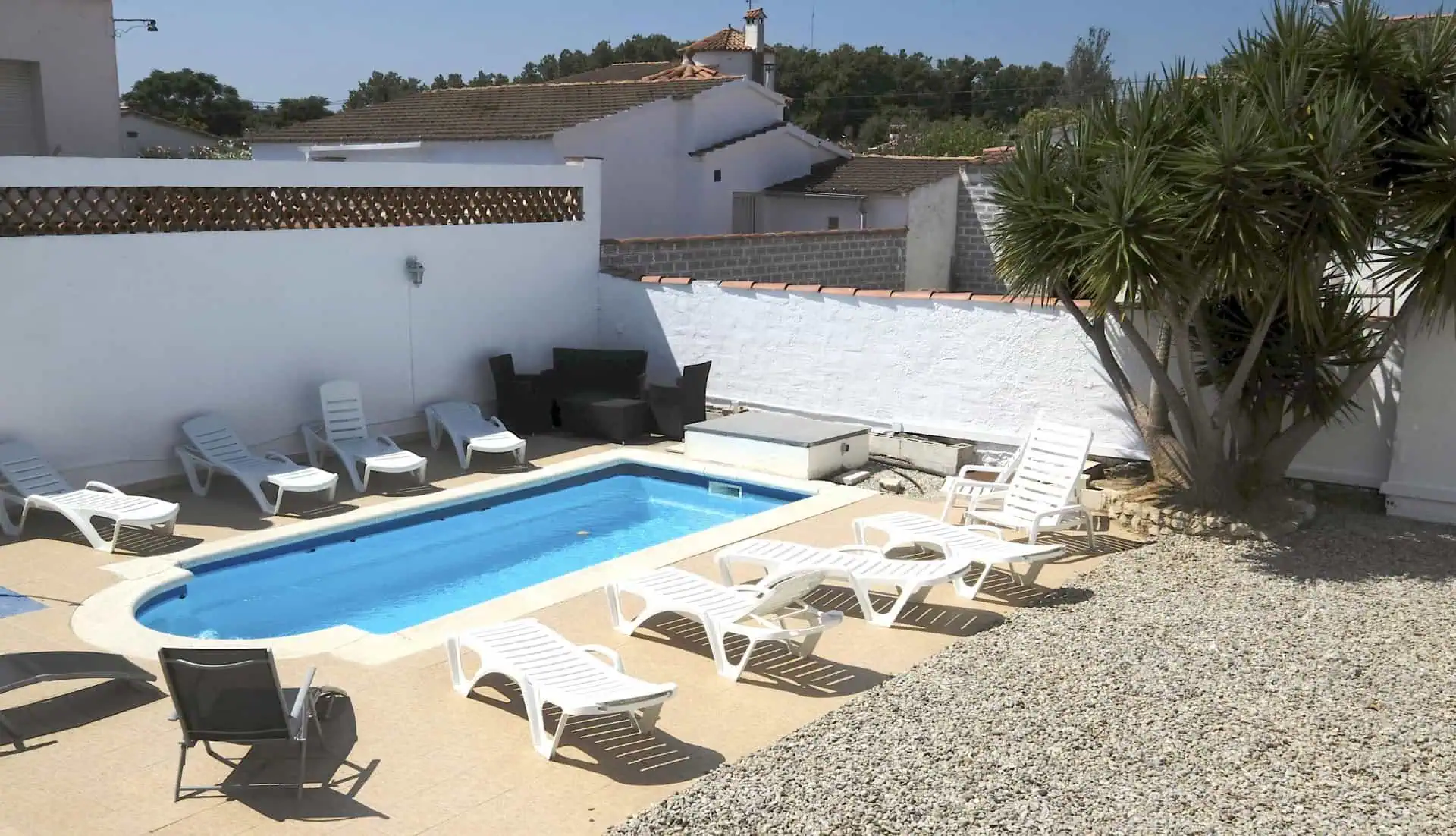 19062017161634_115 Beautiful villa with 2 apartments, private pool and private parking, on Marina Empuriabrava – Costa Brava