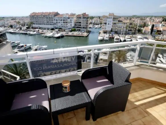 Bright studio with stunning views over the marina of Empuriabrava and the Mountains – Ampuria-brava – Costa Brava North