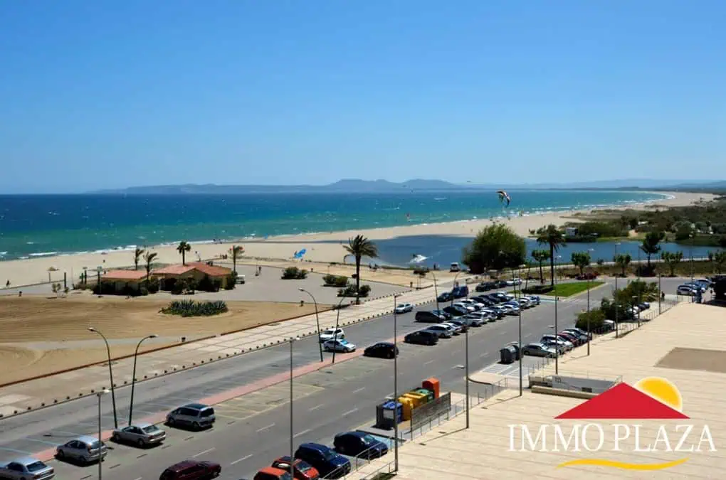 Brand new luxury apartment with two large terraces overlooking the sea and the bay of Rosas. South facing – photo 3