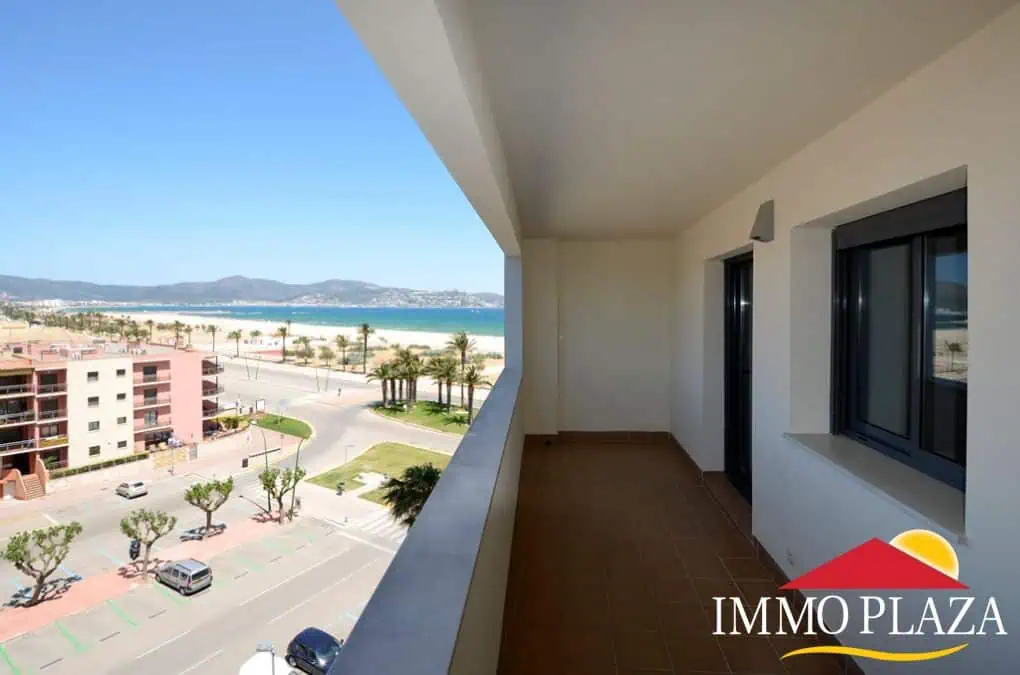 Brand new luxury apartment with two large terraces overlooking the sea and the bay of Rosas. South facing – photo 5