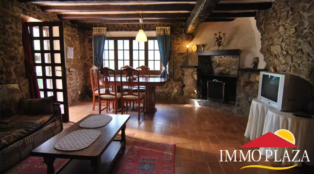 Peaceful idyllic farmhouse at the foot of the Pyrenees, including 6 hectares of land – Costabrava – Catalonia – photo 3