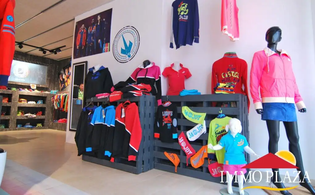 Leasehold of commercial clothing shop of 54 m2 of one level in the main street of Rosas – Costa Brava – photo 5
