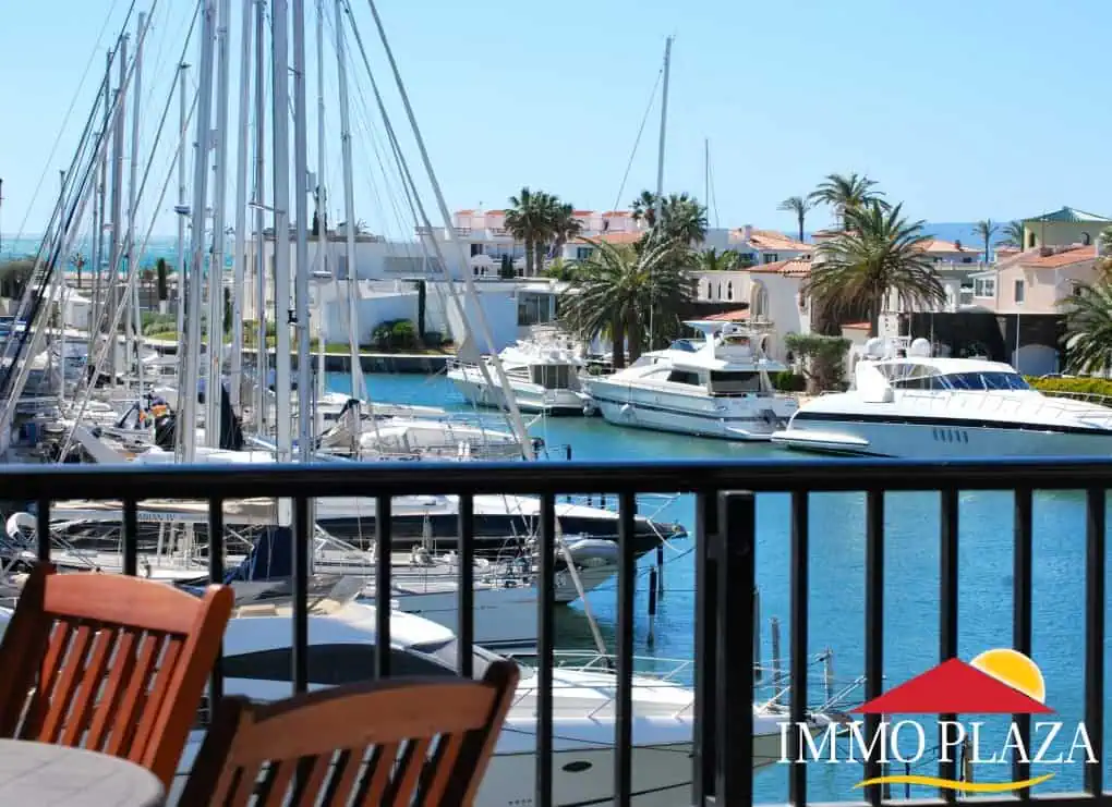 RESERVED: Beautiful luxury apartment located in the Main Port in Empuriabrava – Costa Brava North (option: private parking and storage room) – photo 2