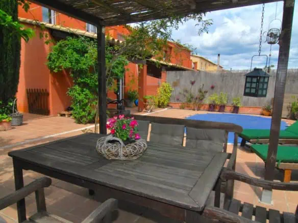 Pretty modern house, provided with all comforts, 4 bedrooms, garage, swimming pool – Empuriabrava – Costabrava
