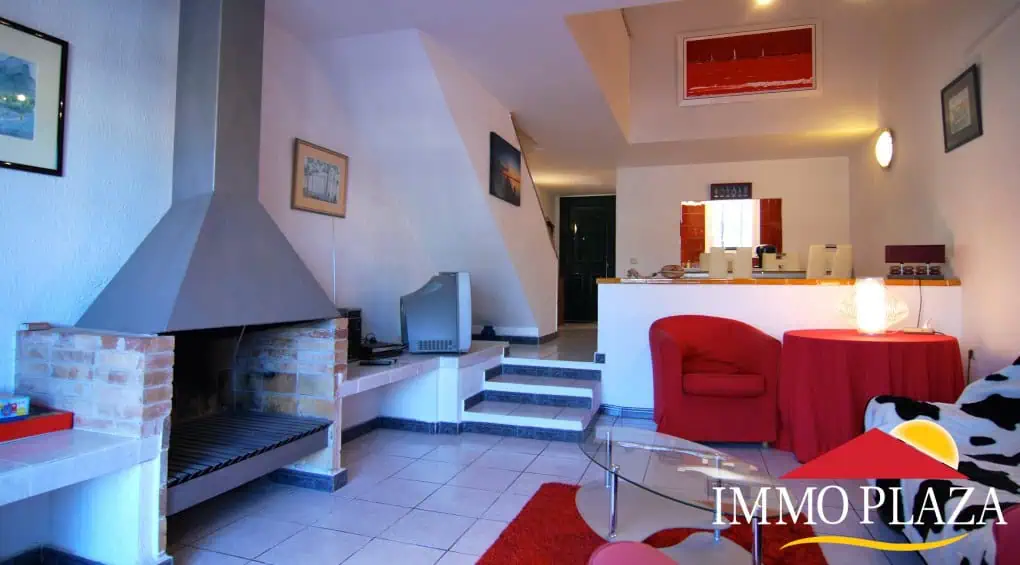 Spacious fisherman’s house on the canal with private parking, boat mooring and 4 bedrooms. Marina Ampuriabrava – photo 3