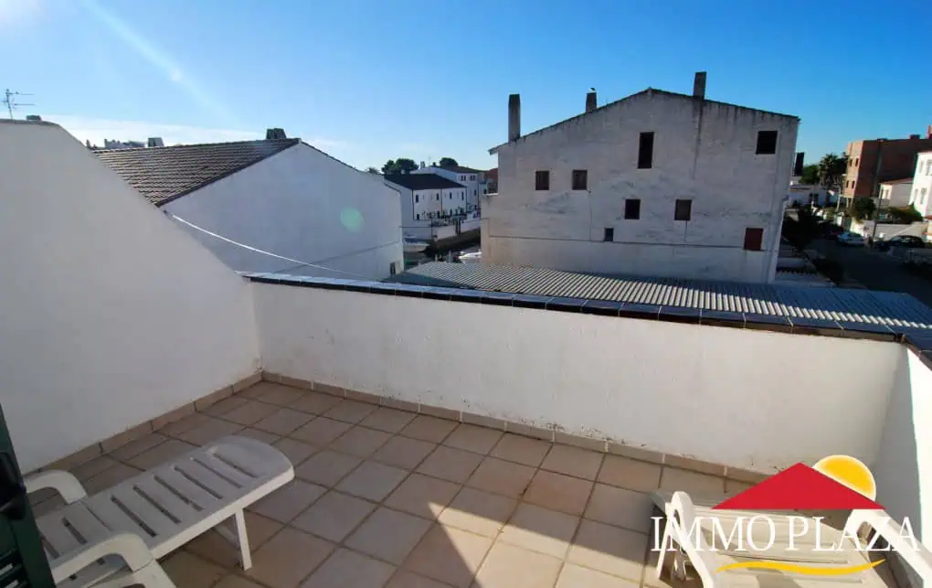 Spacious fisherman’s house on the canal with private parking, boat mooring and 4 bedrooms. Marina Ampuriabrava – photo 5