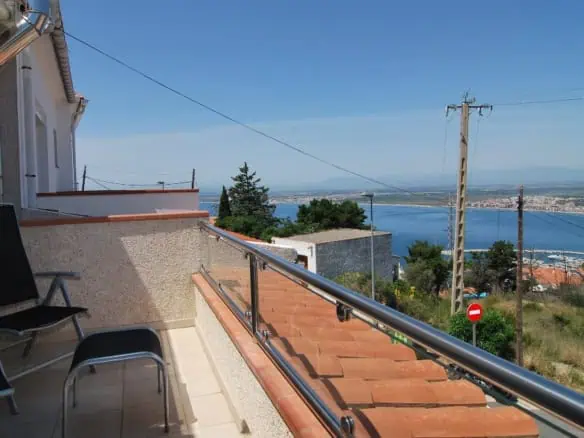 Sunny comfortable house (completely renovated) equipped to live all year, located in Puigrom Rosas – Catalunya