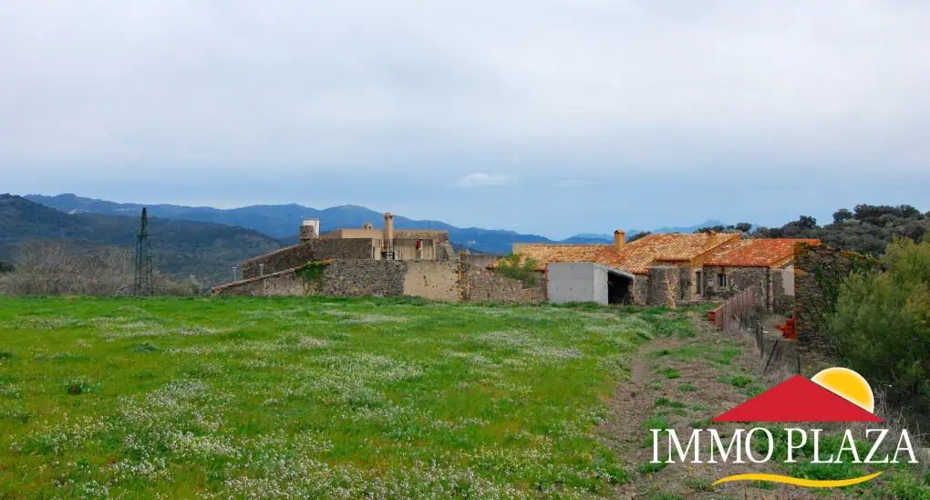 Country house with pool (project in progress) in « Els Villars » – Espolla – photo 20
