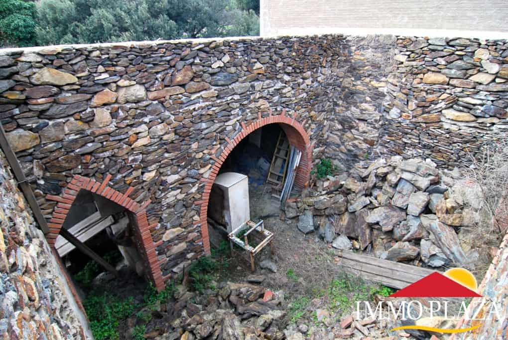 Country house with pool (project in progress) in « Els Villars » – Espolla – photo 16