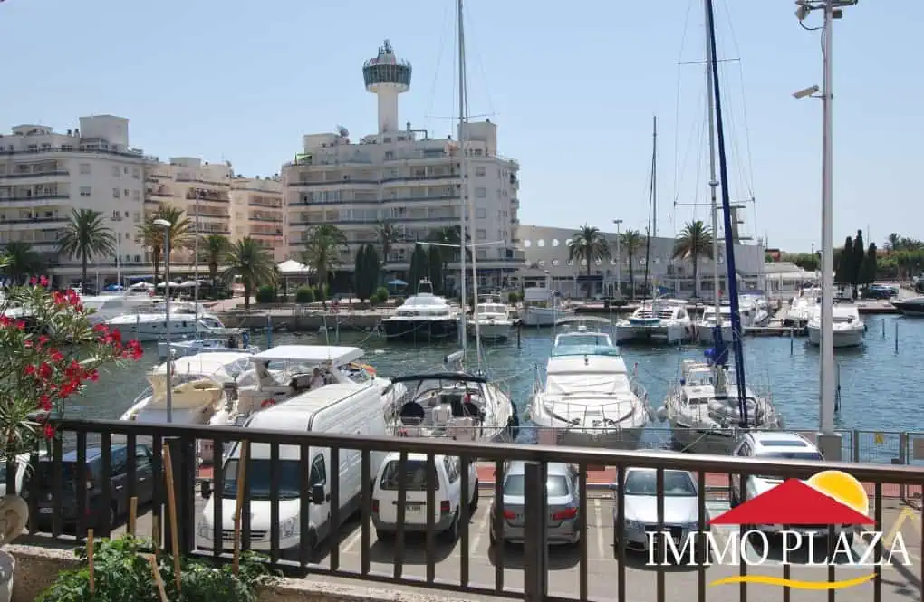 RESERVED: Modern apartment close to the centre with beautiful views on the harbour of Empuriabrava – Costa Brava – photo 2